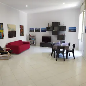 Inside Naples-dint'e'viche' Napoli